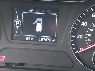 2016 Kia Sorento LX z VIN 5XYPGDA57GG037286, wystawiony jako IAAI lot #42479020 z przebiegiem 197 478 mil mil oraz . Historia ofert i sprzedaży dostępna na DreamBid. Obrazek 16.