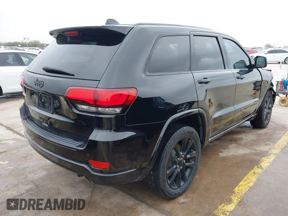2018 Jeep Grand Cherokee Altitude with VIN 1C4RJEAG5JC216617, listed as a IAAI auction lot 41226061 with 109,166 mi miles. Bid and sale history available at carsss.com. Image 4.