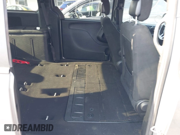 2016 Dodge Grand Caravan SE with VIN 2C4RDGBG7GR252195, listed as a IAAI auction lot 41415977 with 199,453 mi miles and . Bid and sale history available at DreamBid. Image 8.