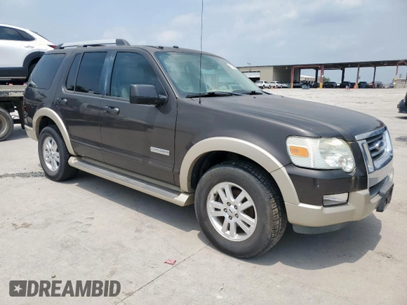 2006 Ford Explorer Eddie Bauer z VIN 1FMEU64EX6UB16337, wystawiony jako Copart lot #57350035 z przebiegiem 111 736 mil mil oraz Czysty tytuł • Clean title. Historia ofert i sprzedaży dostępna na DreamBid. Obrazek 4.
