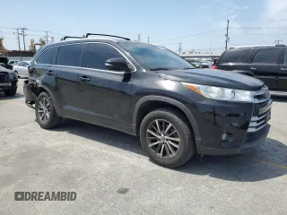 2018 Toyota Highlander SE with VIN 5TDKZRFH1JS537037, listed as a Copart auction lot 61818155 with 92,927 mi miles and Salvage title. Bid and sale history available at DreamBid. Image 4.