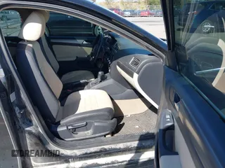 2012 Volkswagen Jetta Sedan SEL w/Sunroof with VIN 3VWLX7AJ2CM388825, listed as a IAAI auction lot 40490216 with 144,694 mi miles. Bid and sale history available at carsss.com. Image 5.