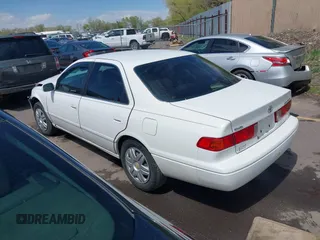 2001 Toyota Camry CE with VIN JT2BG22K210571000, listed as a IAAI auction lot 42061153 with 203,182 mi miles. Bid and sale history available at carsss.com. Image 3.