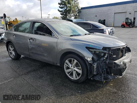 2015 Nissan Altima SV with VIN 1N4AL3AP1FC572121, listed as a Copart auction lot 44577135 with 95,607 mi miles and Salvage Title. Bid and sale history available at DreamBid. Image 4.