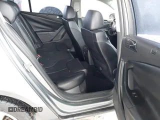 2008 Volkswagen Passat Komfort z VIN WVWJK73C18E227564, wystawiony jako IAAI lot #42251998 z przebiegiem 103 100 mil mil oraz . Historia ofert i sprzedaży dostępna na DreamBid. Obrazek 8.