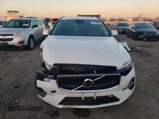 2022 Volvo XC60 Momentum z VIN YV4L12DK7N1964479, wystawiony jako Copart lot #48478565 z przebiegiem 41 698 mil mil oraz Czysty tytuł • Clean title. Historia ofert i sprzedaży dostępna na DreamBid. Obrazek 5.