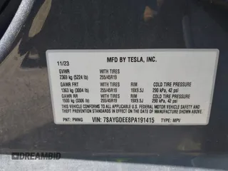2023 Tesla Model Y Long Range z VIN 7SAYGDEE8PA191415, wystawiony jako IAAI lot #42155577 z przebiegiem 42 149 mil mil oraz . Historia ofert i sprzedaży dostępna na DreamBid. Obrazek 9.