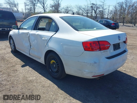 2013 Volkswagen Jetta Sedan SE with VIN 3VWDP7AJ6DM200247, listed as a IAAI auction lot 41989516 with 205,482 mi miles. Bid and sale history available at carsss.com. Image 3.