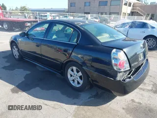 2003 Nissan Altima S with VIN 1N4AL11D93C268136, listed as a IAAI auction lot 41960386 with 181,444 mi miles. Bid and sale history available at carsss.com. Image 3.