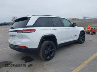 2024 Jeep Grand Cherokee Altitude with VIN 1C4RJHAG1RC707103, listed as a IAAI auction lot 41964830 with 27,302 mi miles and . Bid and sale history available at DreamBid. Image 4.