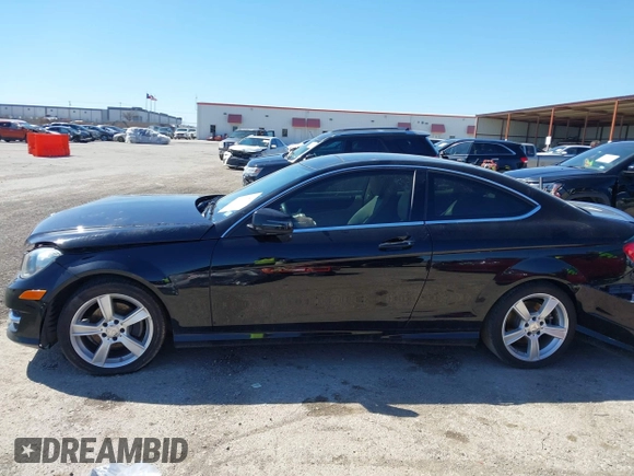 2013 Mercedes-Benz C 250 z VIN WDDGJ4HB6DG104780, wystawiony jako IAAI lot #41761180 z przebiegiem 89 249 mil mil oraz . Historia ofert i sprzedaży dostępna na DreamBid. Obrazek 14.