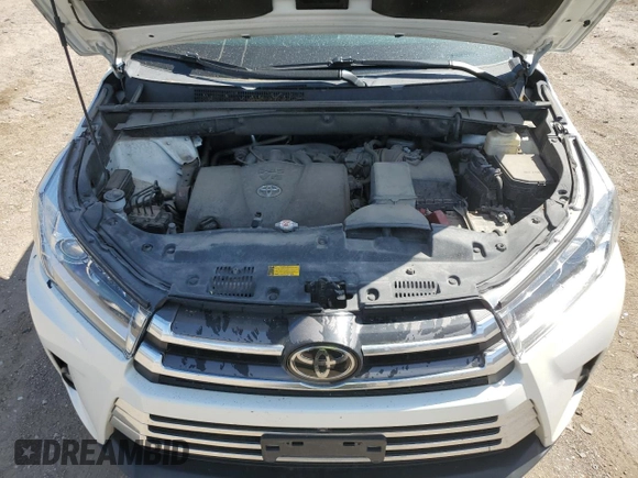 2018 Toyota Highlander Limited with VIN 5TDDZRFH8JS806840, listed as a Copart auction lot 56833545 with 100,833 mi miles and Salvage title. Bid and sale history available at DreamBid. Image 12.