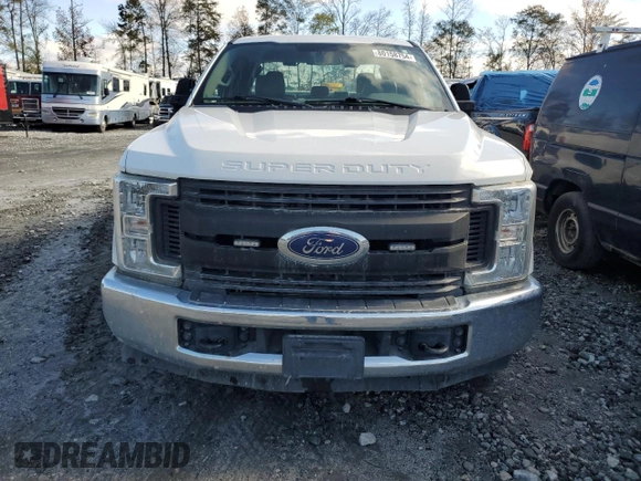 2019 Ford F-250 XL z VIN 1FT7X2A68KEG66277, wystawiony jako Copart lot #80158754 z przebiegiem Nie podano mil oraz Szkoda całkowita • Salvage title. Historia ofert i sprzedaży dostępna na DreamBid. Obrazek 5.