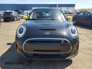 2024 MINI Hardtop Cooper SE z VIN WMW13DJ08R2V51857, wystawiony jako Copart lot #54558725 z przebiegiem 10 296 mil mil oraz Czysty tytuł • Clean title. Historia ofert i sprzedaży dostępna na DreamBid. Obrazek 5.