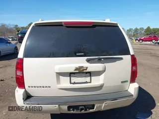 2010 Chevrolet Suburban LTZ with VIN 1GNUKKE32AR273522, listed as a IAAI auction lot 41820739 with 139,406 mi miles. Bid and sale history available at carsss.com. Image 16.