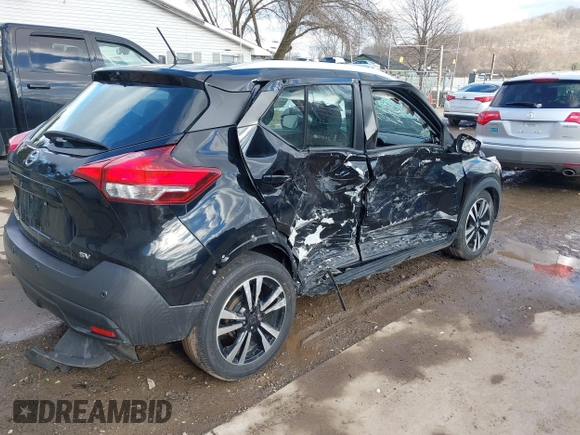 2020 Nissan Kicks SV z VIN 3N1CP5CV5LL496923, wystawiony jako IAAI lot #41440962 z przebiegiem 89 782 mil mil oraz . Historia ofert i sprzedaży dostępna na DreamBid. Obrazek 4.