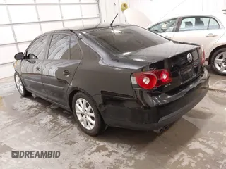 2010 Volkswagen Jetta Limited Edition с VIN 3VWAX7AJ0AM074675, выставлен на аукционе IAAI как лот 41962596 с пробегом 101 465 миль миль и . История ставок и продаж доступна на DreamBid. Изображение 3.