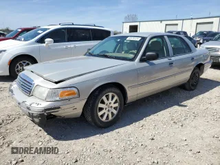 2008 Ford Crown Victoria LX z VIN 2FAFP74V58X127639, wystawiony jako Copart lot #48579124 z przebiegiem 88 258 mil mil oraz Nie do naprawy. Historia ofert i sprzedaży dostępna na DreamBid. Obrazek 1.