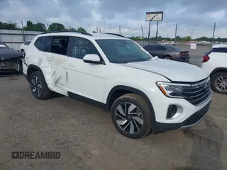 2025 Volkswagen Atlas SE z VIN 1V2HR2CAXSC505813, wystawiony jako IAAI lot #42149407 z przebiegiem 19 160 mil mil oraz . Historia ofert i sprzedaży dostępna na DreamBid. Obrazek 1.