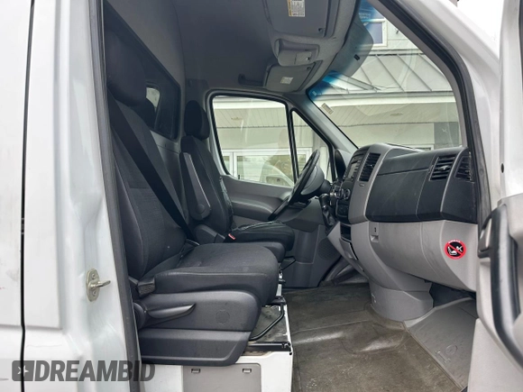 2014 Mercedes-Benz Sprinter with VIN WD3BE7DC7E5894980, listed as a Copart auction lot 85545514 with 402,335 mi miles and Clean Title. Bid and sale history available at DreamBid. Image 5.