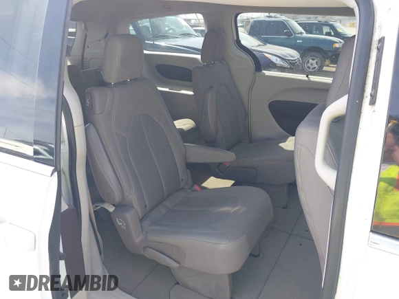 2018 Chrysler Pacifica Touring Plus with VIN 2C4RC1FG8JR125229, listed as a IAAI auction lot 41907817 with 107,914 mi miles and . Bid and sale history available at DreamBid. Image 8.