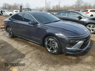 2024 Hyundai Sonata SEL z VIN KMHL14JA2RA409807, wystawiony jako Copart lot #53393045 z przebiegiem 5 661 mil mil oraz Szkoda całkowita • Salvage title. Historia ofert i sprzedaży dostępna na DreamBid. Obrazek 4.