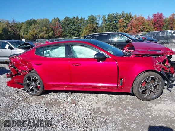 2018 Kia Stinger GT2 with VIN KNAE55LC0J6019590, listed as a IAAI auction lot 40627501 with 90,021 mi miles. Bid and sale history available at carsss.com. Image 13.