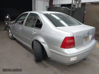 2000 Volkswagen New Jetta GL with VIN 3VWRF29M9YM024990, listed as a IAAI auction lot 41891273 with 204,016 mi miles. Bid and sale history available at carsss.com. Image 3.