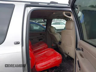 2004 GMC Yukon XL SLE with VIN 3GKEC16Z04G225789, listed as a IAAI auction lot 42058940 with 304,627 mi miles. Bid and sale history available at carsss.com. Image 8.