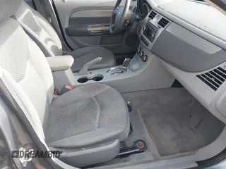 2008 Chrysler Sebring LX z VIN 1C3LC46K38N156346, wystawiony jako IAAI lot #40965609 z przebiegiem Nie podano mil oraz . Historia ofert i sprzedaży dostępna na DreamBid. Obrazek 5.
