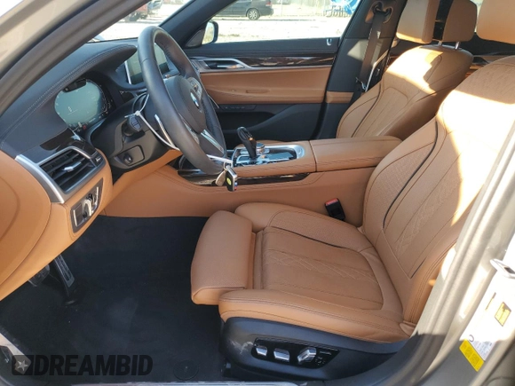 2022 BMW 7 Series 740i with VIN WBA7T2C01NCK85520, listed as a Copart auction lot 63442793 with 8,472 mi miles. Bid and sale history available at carsss.com. Image 7.