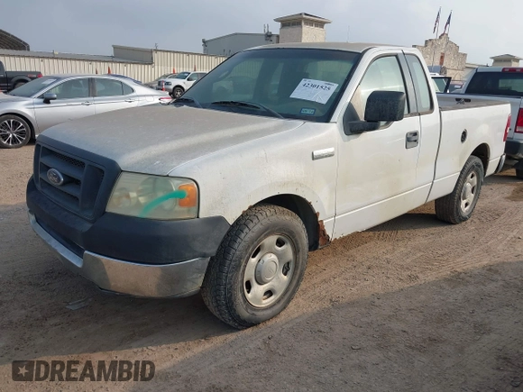2005 Ford F-150 XL z VIN 1FTRF12W45NB65623, wystawiony jako IAAI lot #42301525 z przebiegiem Nie podano mil oraz . Historia ofert i sprzedaży dostępna na DreamBid. Obrazek 2.