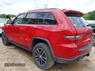 2018 Jeep Grand Cherokee Trailhawk с VIN 1C4RJFLT2JC105507, выставлен на аукционе IAAI как лот 42388383 с пробегом 67 725 миль миль и . История ставок и продаж доступна на DreamBid. Изображение 3.