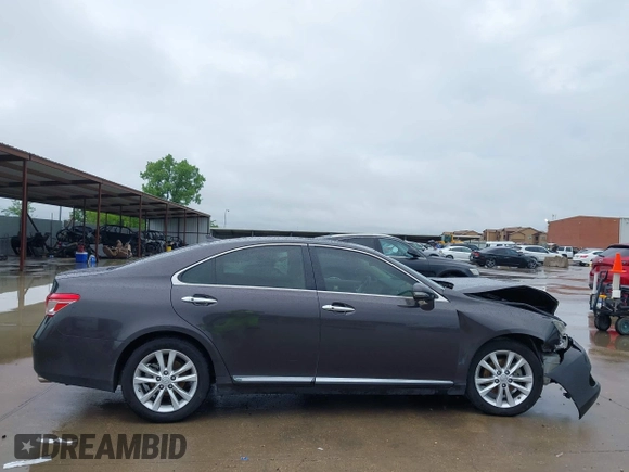 2011 Lexus ES 330 with VIN JTHBK1EG7B2450409, listed as a IAAI auction lot 42481391 with Not provided miles and . Bid and sale history available at DreamBid. Image 13.