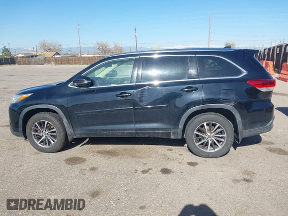 2017 Toyota Highlander XLE с VIN 5TDJZRFH7HS462950, выставлен на аукционе IAAI как лот 41980546 с пробегом 101 828 миль миль и . История ставок и продаж доступна на DreamBid. Изображение 14.