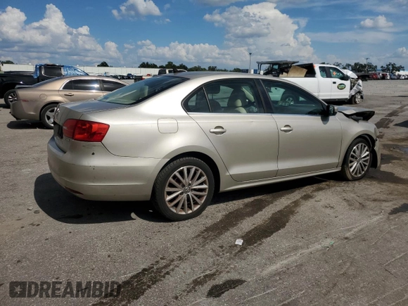 2013 Volkswagen Jetta SE with VIN 3VWDX7AJ9DM232772, listed as a Copart auction lot 61648835 with 158,291 mi miles and Salvage title. Bid and sale history available at DreamBid. Image 3.