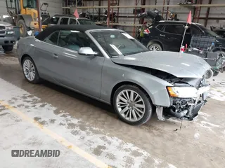 2010 Audi A5 Premium Plus z VIN WAULFAFH4AN008523, wystawiony jako IAAI lot #42070733 z przebiegiem 60 003 mil mil oraz . Historia ofert i sprzedaży dostępna na DreamBid. Obrazek 1.