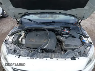 2017 Volvo V60 Premier with VIN YV140MEK2H1333206, listed as a IAAI auction lot 39423703 with 1 mi miles. Bid and sale history available at carsss.com. Image 10.