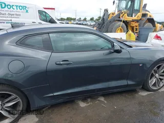 2017 Chevrolet Camaro 1LT z VIN 1G1FB1RS0H0192751, wystawiony jako IAAI lot #42243073 z przebiegiem 124 003 mil mil oraz . Historia ofert i sprzedaży dostępna na DreamBid. Obrazek 13.