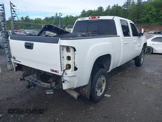 2013 GMC Sierra 2500HD Denali z VIN 1GT125E8XDF238662, wystawiony jako IAAI lot #42253366 z przebiegiem 250 409 mil mil oraz . Historia ofert i sprzedaży dostępna na DreamBid. Obrazek 4.