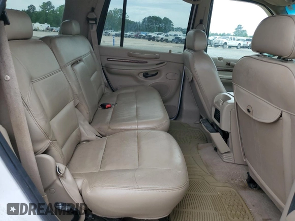 2001 Lincoln Navigator z VIN 5LMFU28R71LJ18097, wystawiony jako Copart lot #56051245 z przebiegiem Nie podano mil oraz Tytuł czysty. Historia ofert i sprzedaży dostępna na DreamBid. Obrazek 11.