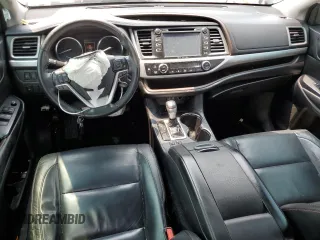 2018 Toyota Highlander SE with VIN 5TDKZRFH9JS545175, listed as a Copart auction lot 59377945 with 214,242 mi miles and Salvage title. Bid and sale history available at DreamBid. Image 8.