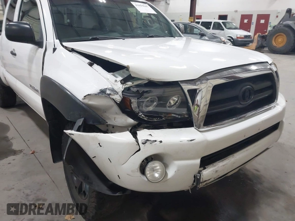 2008 Toyota Tacoma with VIN 5TEUU42N58Z580315, listed as a IAAI auction lot 41059647 with 109,478 mi miles and . Bid and sale history available at carsss.com. Image 6.