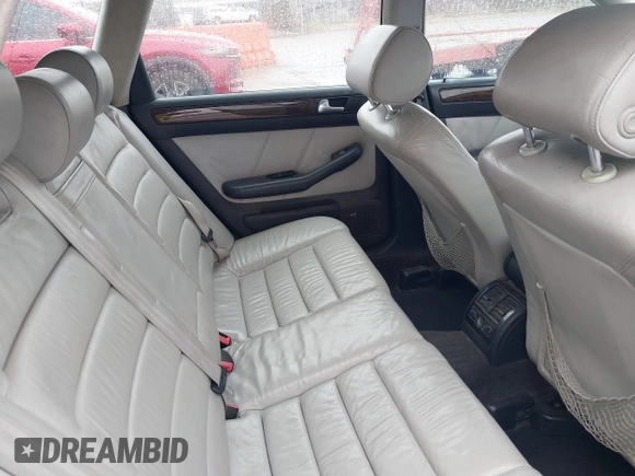 2002 Audi S6 z VIN WAUXU54B62N070925, wystawiony jako IAAI lot #38122381 z przebiegiem 219 441 mil mil oraz . Historia ofert i sprzedaży dostępna na DreamBid. Obrazek 8.