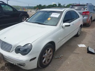 2002 Mercedes-Benz C 230/260/280/320 z VIN WDBRF61J62E008897, wystawiony jako IAAI lot #42598695 z przebiegiem Nie podano mil oraz . Historia ofert i sprzedaży dostępna na DreamBid. Obrazek 2.