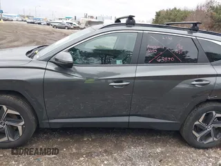 2024 Hyundai Tucson SEL Convenience with VIN KM8JCCD17RU206563, listed as a IAAI auction lot 41750033 with 4,053 mi miles and . Bid and sale history available at carsss.com. Image 15.