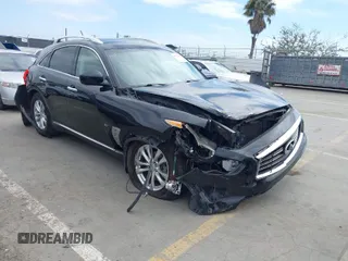 2014 Infiniti QX70 with VIN JN8CS1MW6EM410091, listed as a IAAI auction lot 41896327 with 139,021 mi miles and . Bid and sale history available at carsss.com. Image 1.