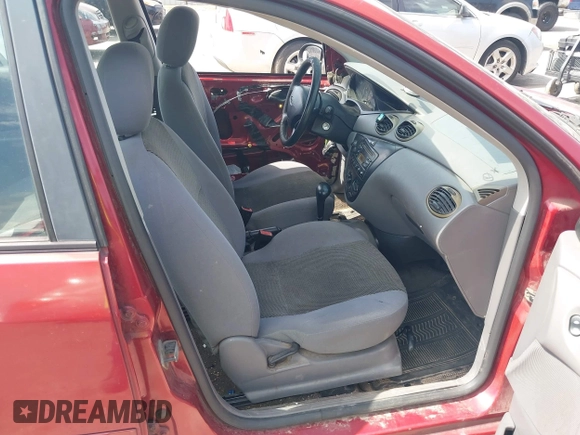 2004 Ford Focus SE z VIN 1FAFP34384W120763, wystawiony jako IAAI lot #42339251 z przebiegiem 262 686 mil mil oraz . Historia ofert i sprzedaży dostępna na DreamBid. Obrazek 5.