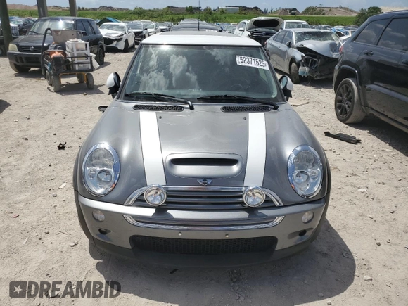 2002 MINI Hardtop S with VIN WMWRE33492TD51046, listed as a Copart auction lot 52371525 with 19,112 mi miles and Non Repairable. Bid and sale history available at DreamBid. Image 5.