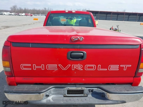 2002 Chevrolet Silverado 1500 with VIN 1GCEC14W52Z226468, listed as a IAAI auction lot 41790682 with 132,447 mi miles. Bid and sale history available at carsss.com. Image 6.